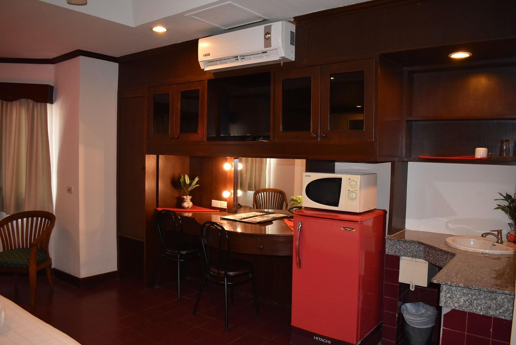 Karon Cafe Inn Exterior photo