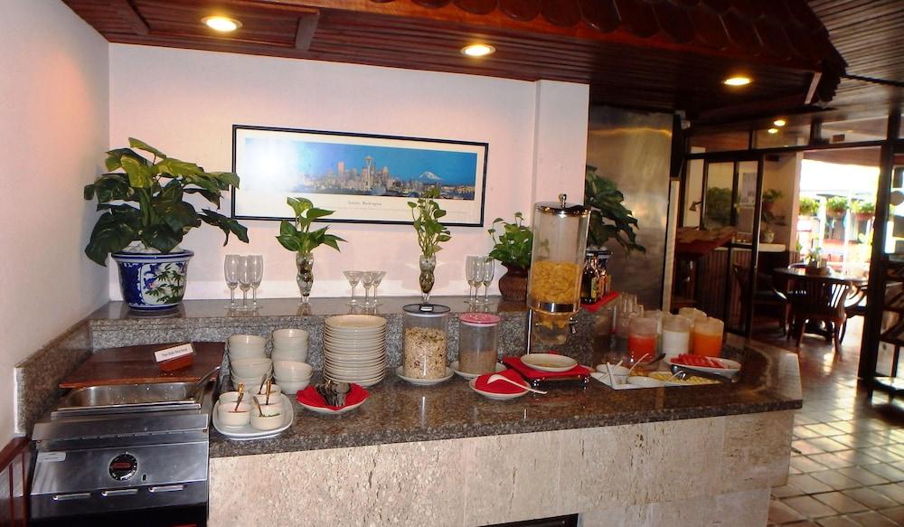 Karon Cafe Inn Exterior photo